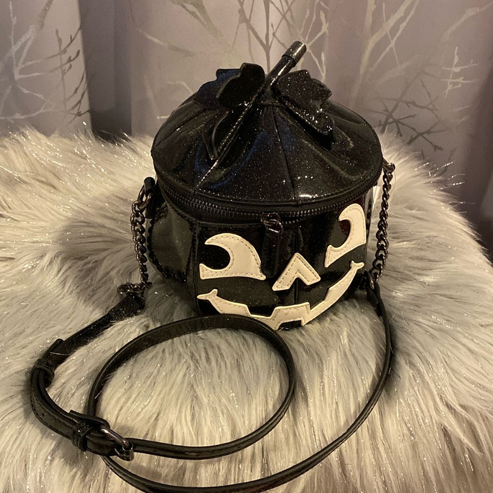 BNWT MAD ENGINE Black Glitter Sparkle Halloween Pumpkin Crossbody Bag
